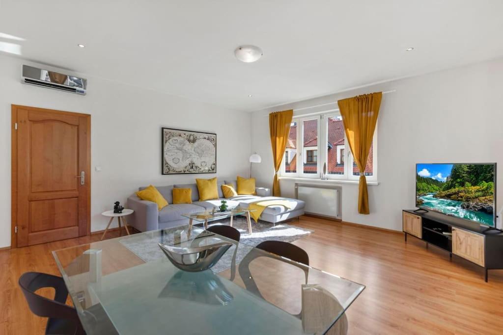 Exclusive In Centre Apartment Bratislava